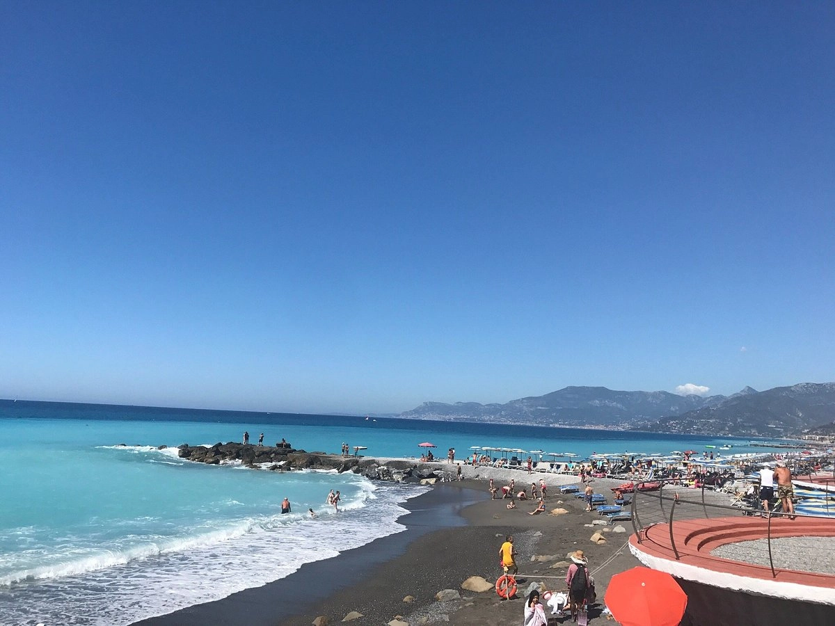  Bordighera  strand - Italian Riviera