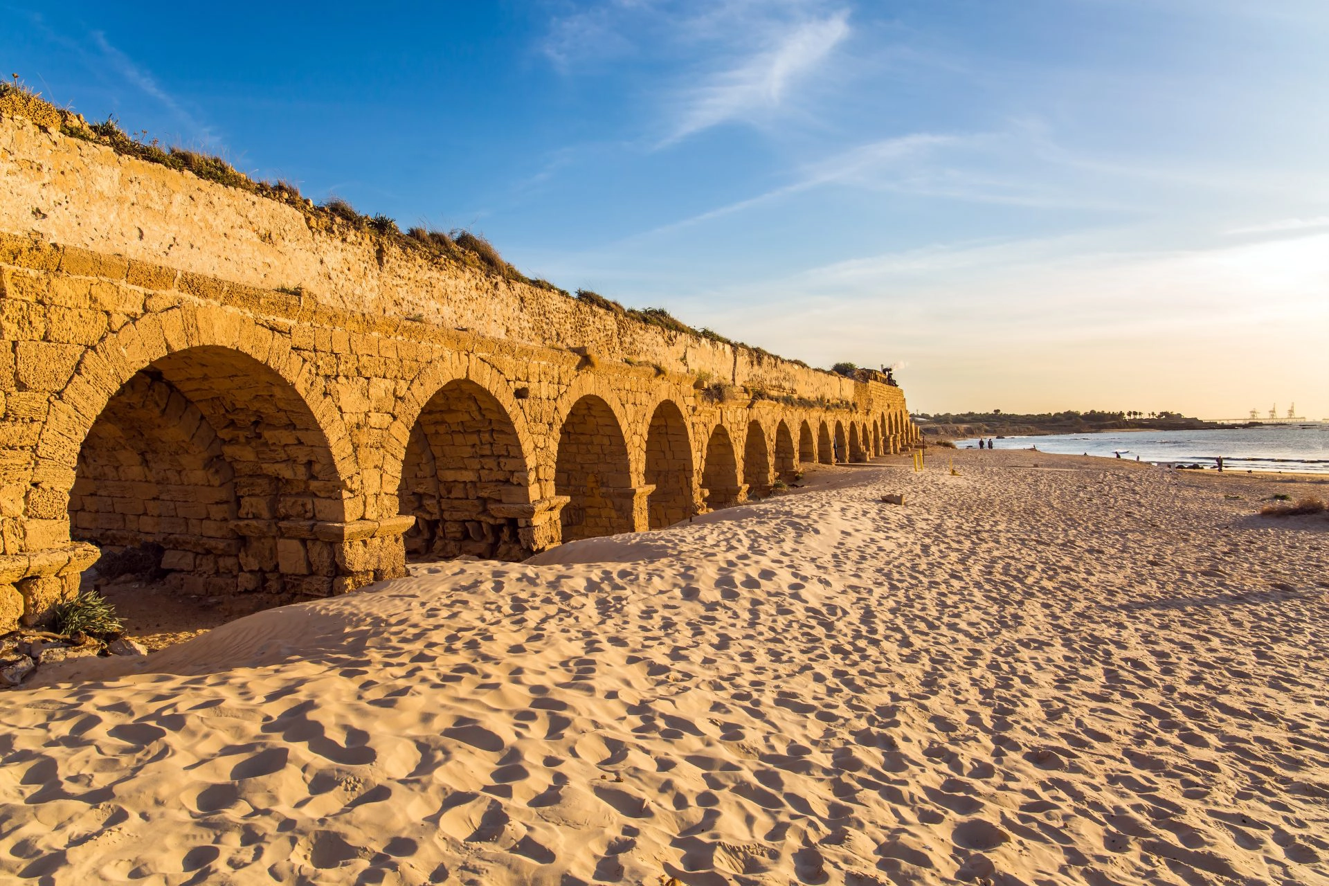 Caesarea Aqueduct Strand tenger hőmérséklete