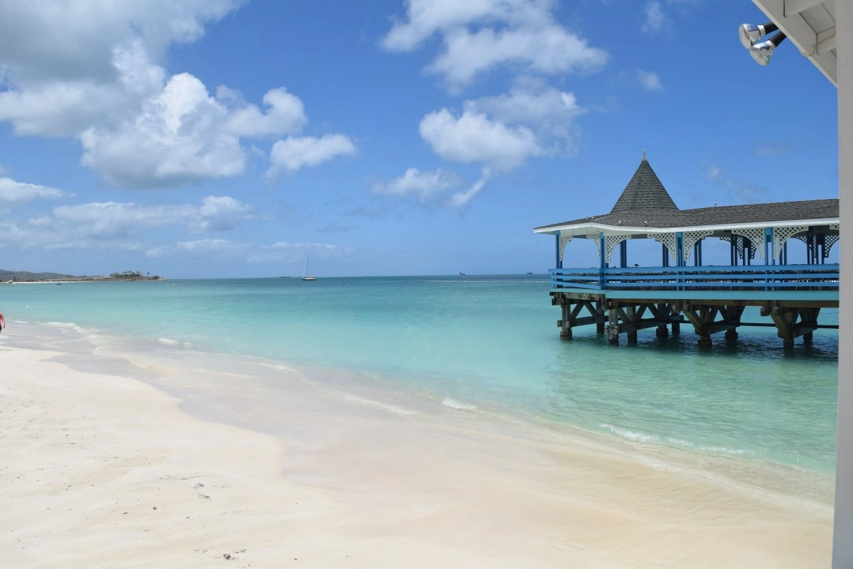  Dickenson Bay  strand - Antigua és Barbuda
