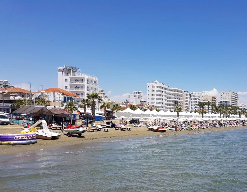  Finikoudes  strand - Ciprus