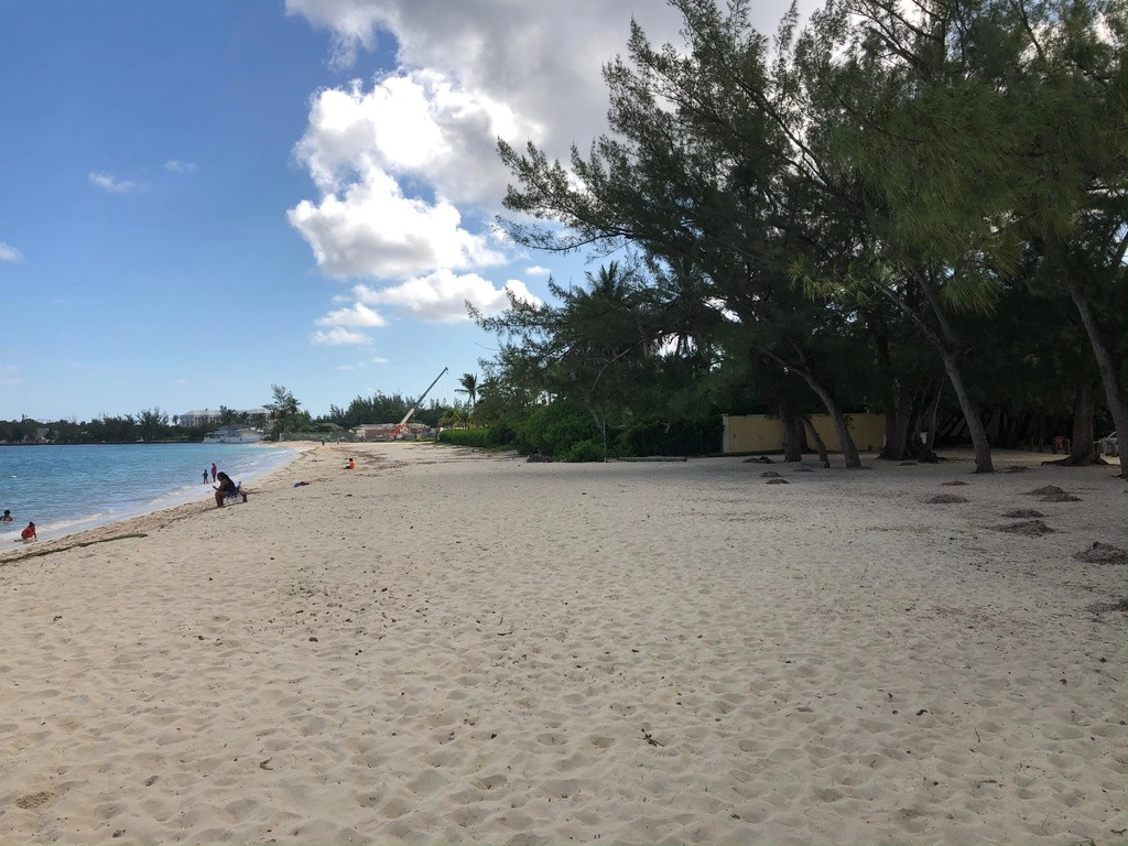  Goodman's Bay  strand - Nassau