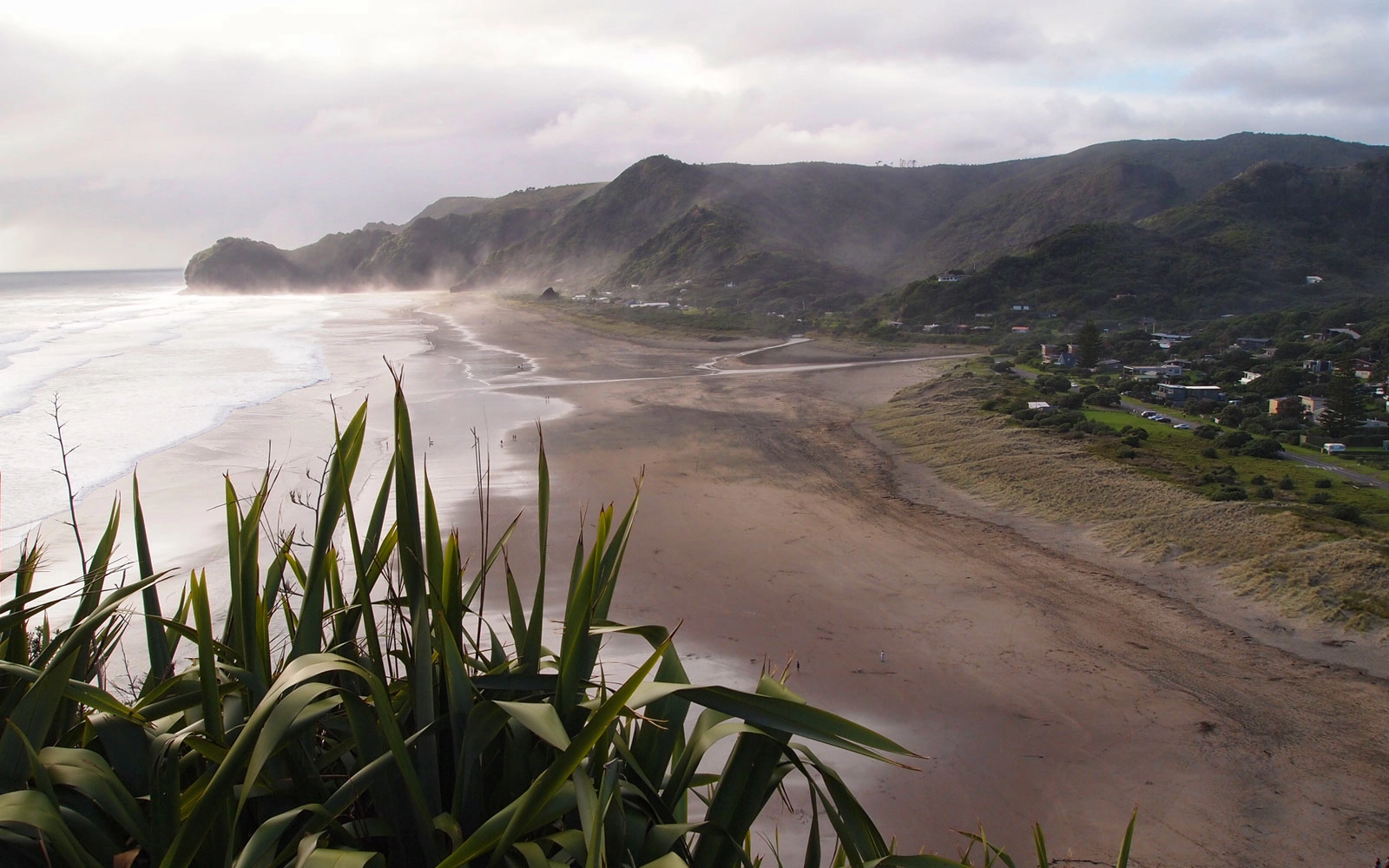  Karekare  strand - New Zealand