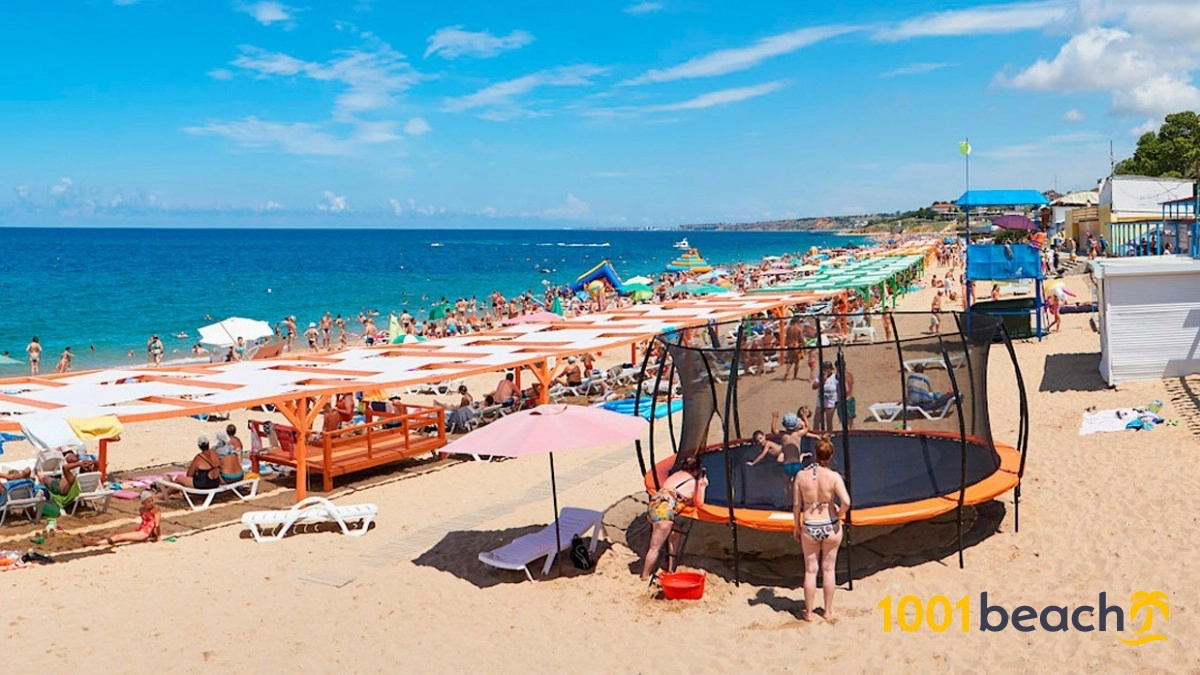  Uchkuevka  strand - Crimea