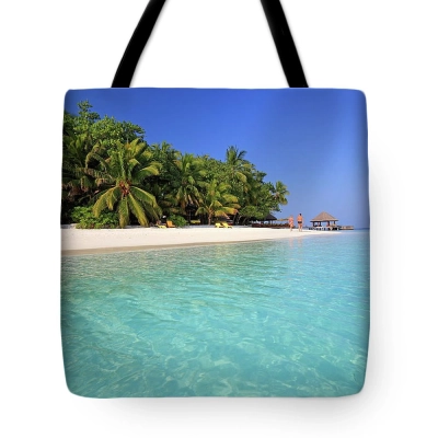 Ihuru Island 