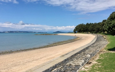 Maraetai strand