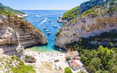 Stiniva (Vis Island) strand