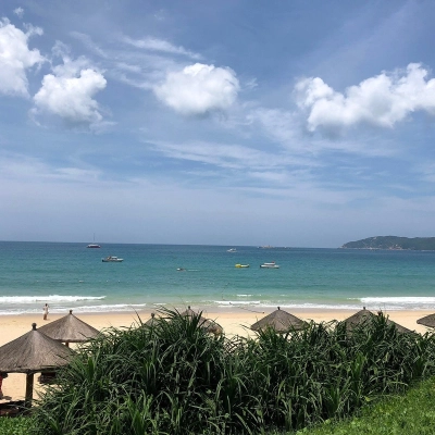 Yalong Bay 
